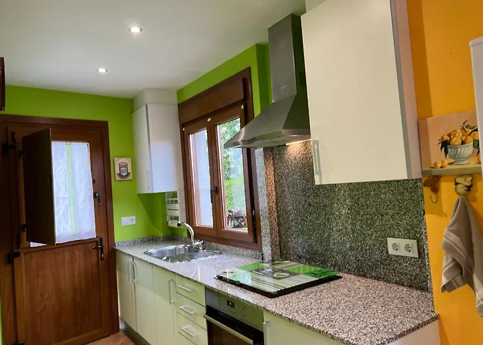 De Pascualin Con Jardin Privado En Ortigueira