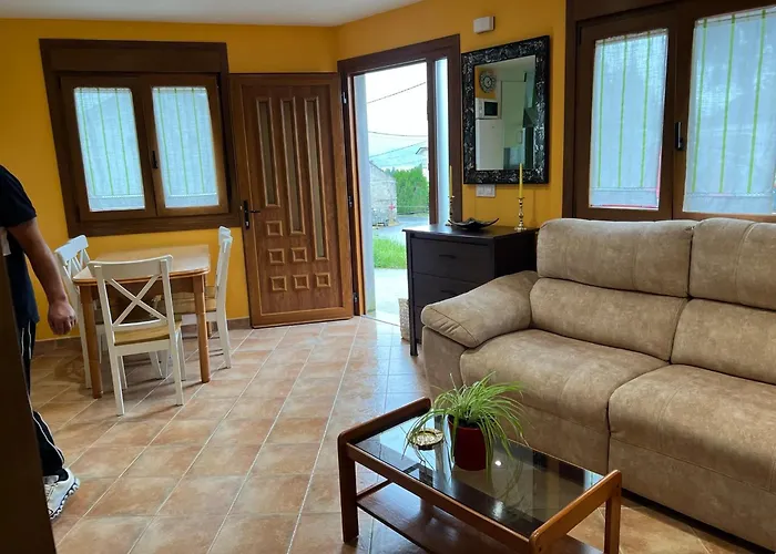 De Pascualin Con Jardin Privado En Ortigueira